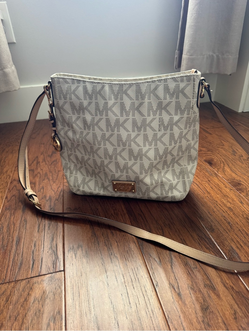 Michael Kors Jet Set Vanilla MK Logo Crossbody Bag PVC Gold Tone